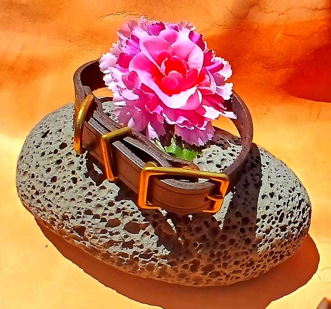 Hand Made Leather Dog Collar with Snap on Joyz Flower